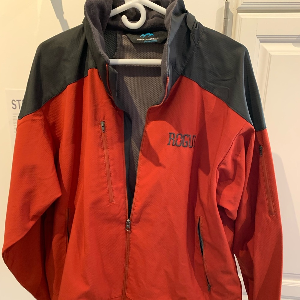 Tri-Mountain Performance Jacket with Hood and Rogue Ale 🍺 Logo Men’s Medium.